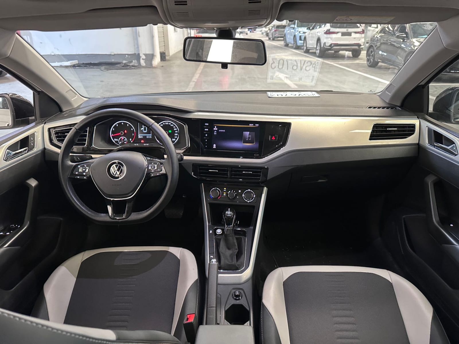 Volkswagen Polo Plus 1.5L