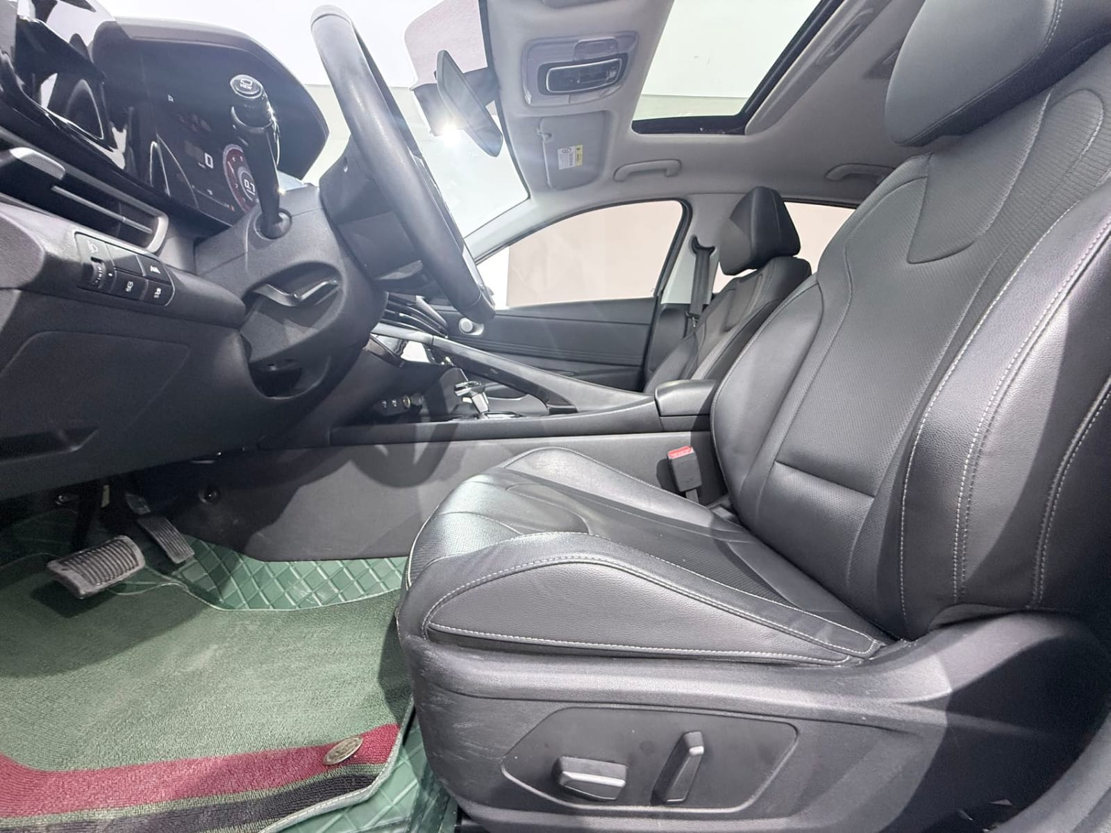 Hyundai Elantra 1.5L CVT LUX