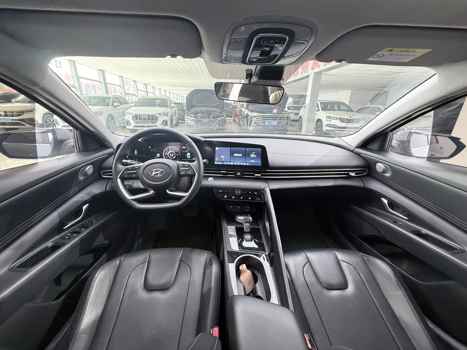 Hyundai Elantra 1.5L CVT LUX