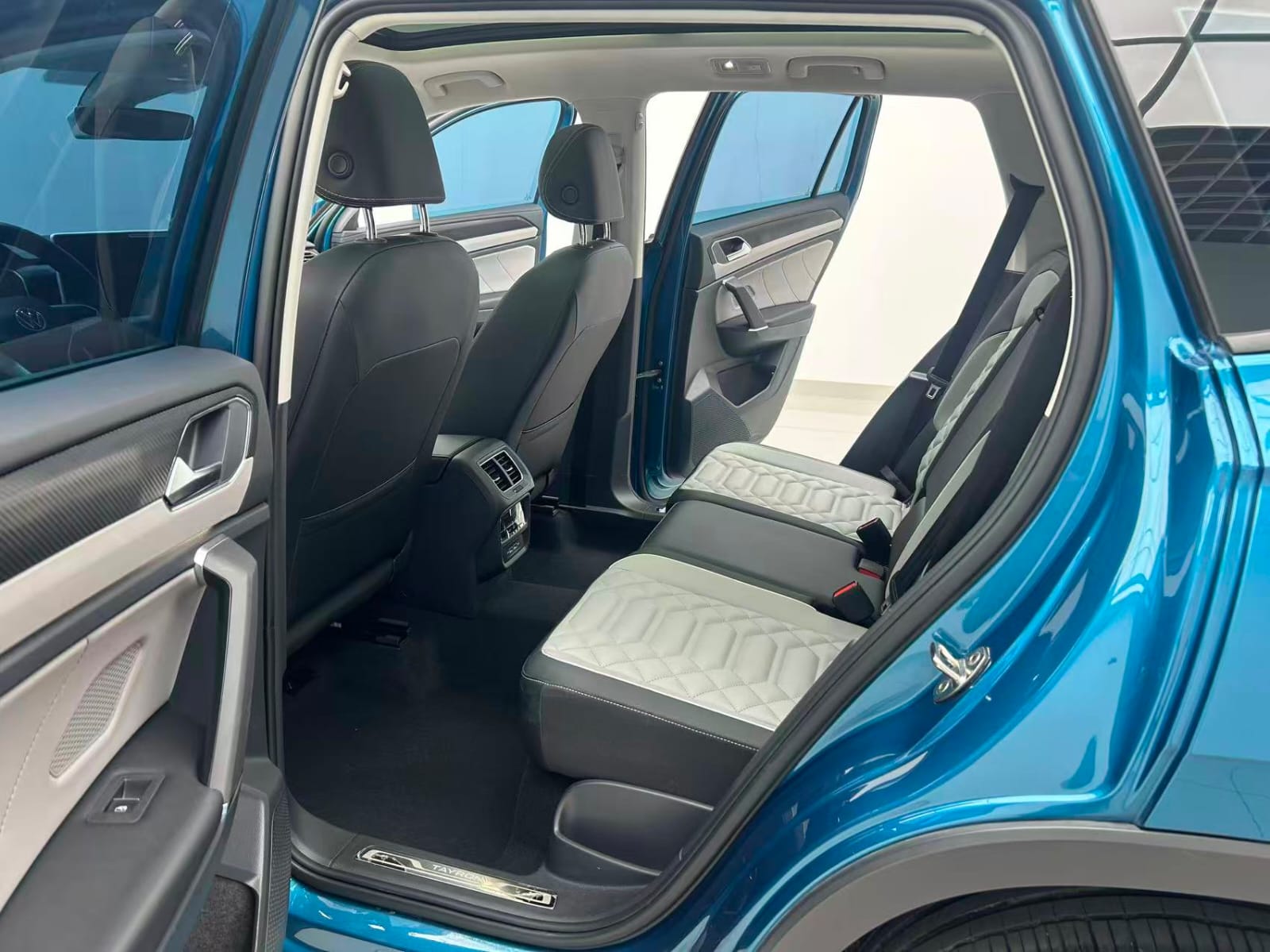 Volkswagen Tayron 280TSI Deluxe Plus Premium Edition