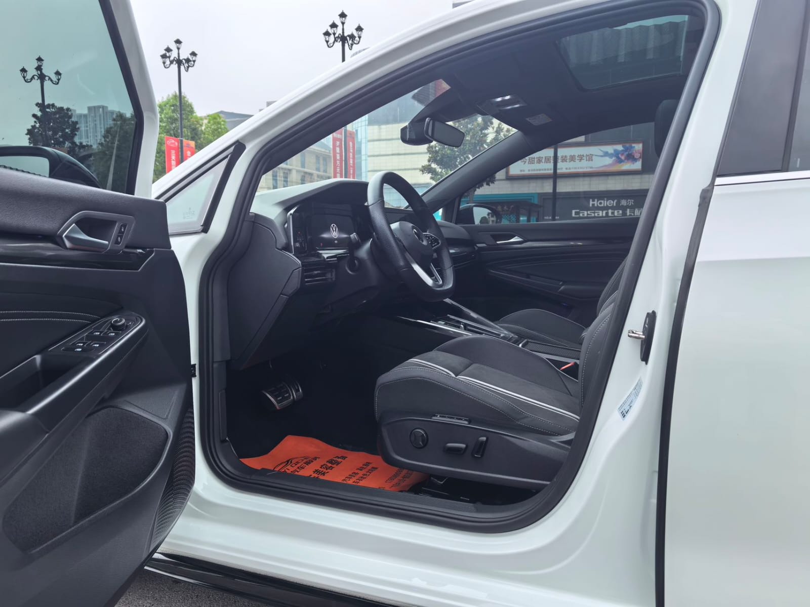 Volkswagen Golf 280TSI DSG R-Line