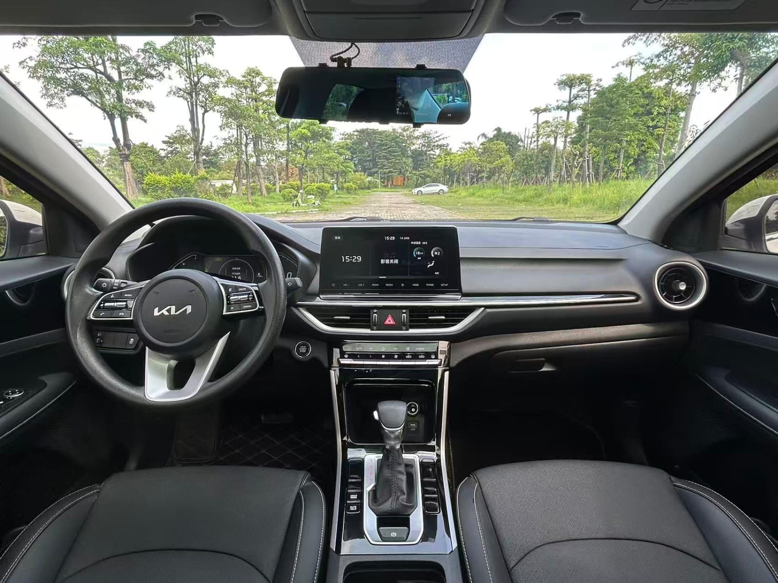 Kia K3 1.5L модная версия