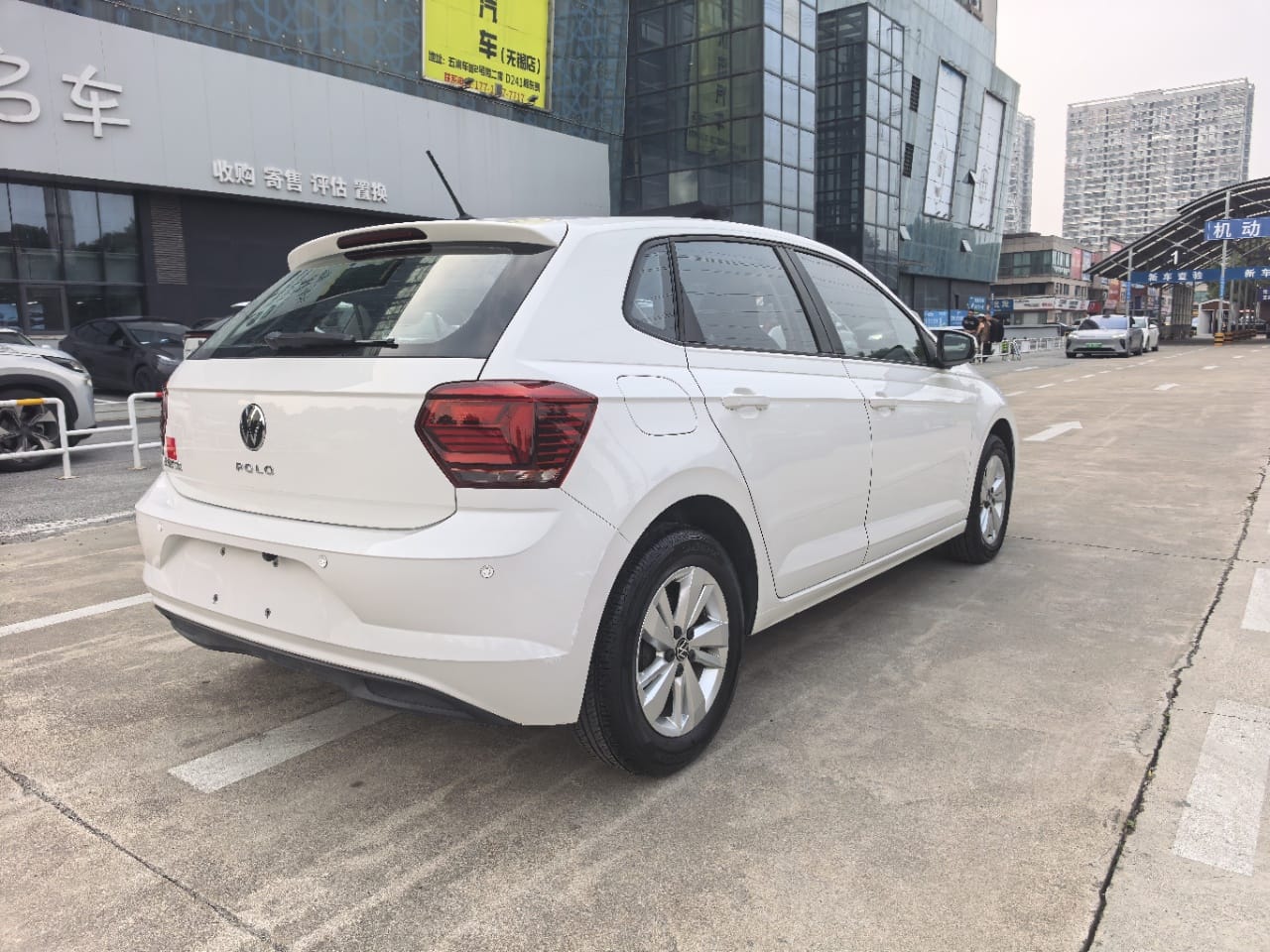 Volkswagen Polo Plus 1.5L