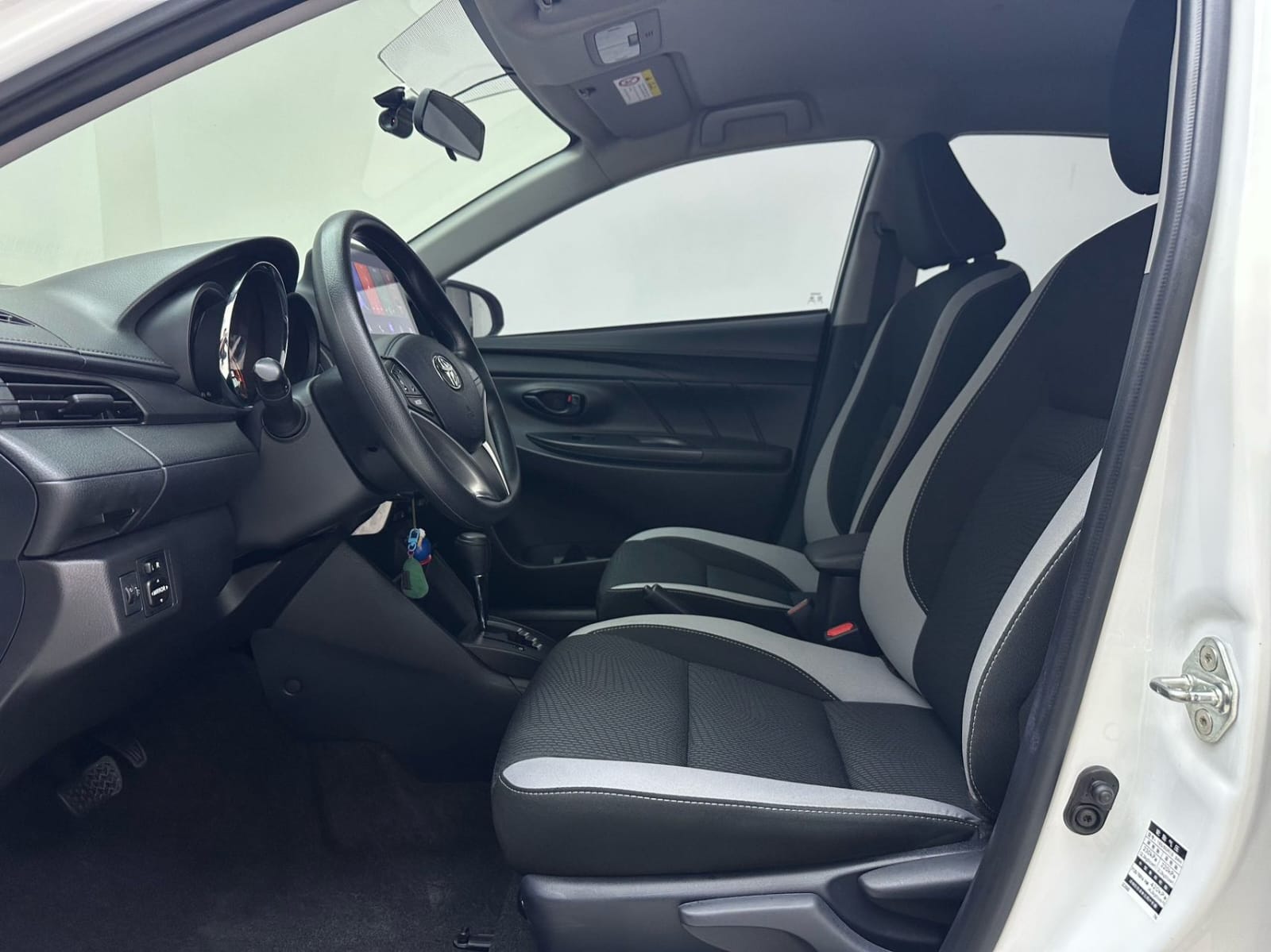 Toyota Yaris L Glamour 1.5L CVT Leading Plus Edition