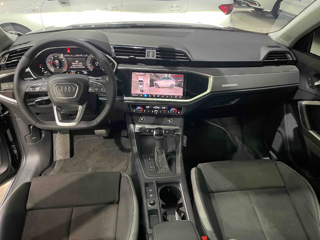 Audi Q3 35 TFSI Dynamic (1.4T)
