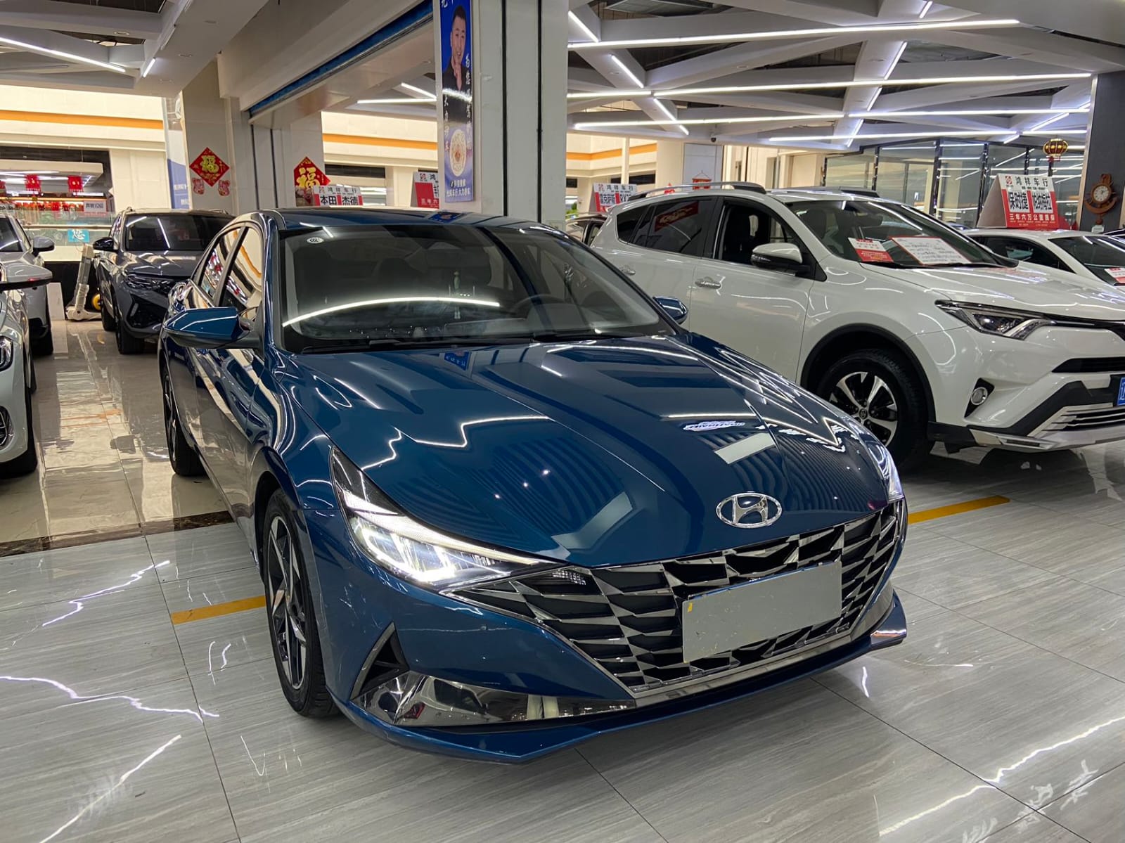 Hyundai Elantra 1.5L CVT LUX Premium Edition
