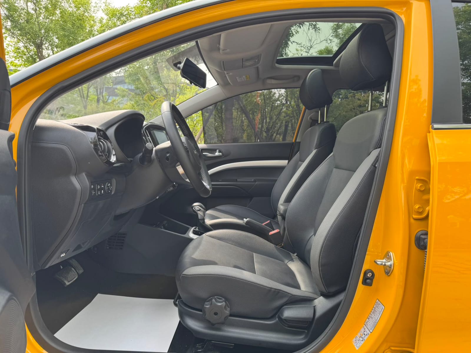 Kia KX1 Skylight Edition