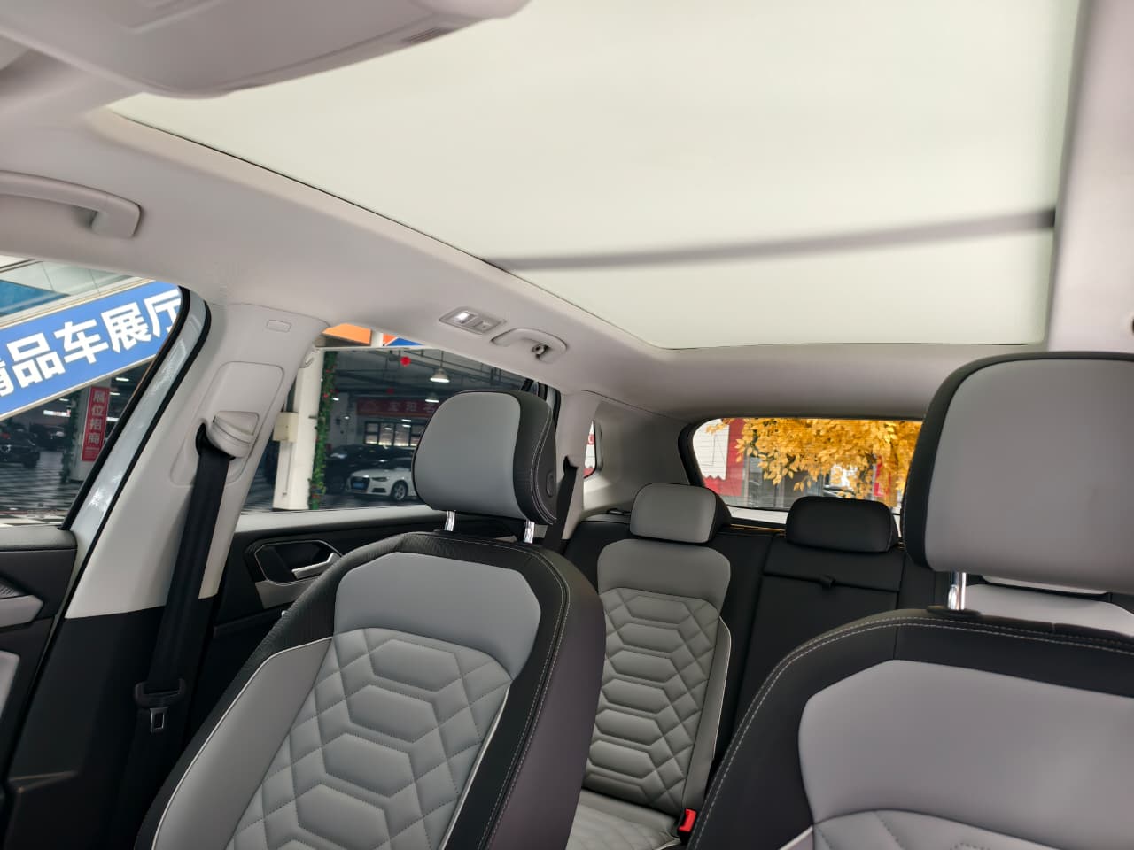 Volkswagen Tayron 280TSI Deluxe Plus Premium Edition