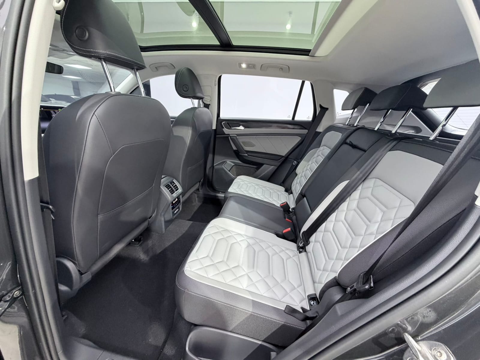Volkswagen Tayron 280TSI Deluxe Plus Premium Edition