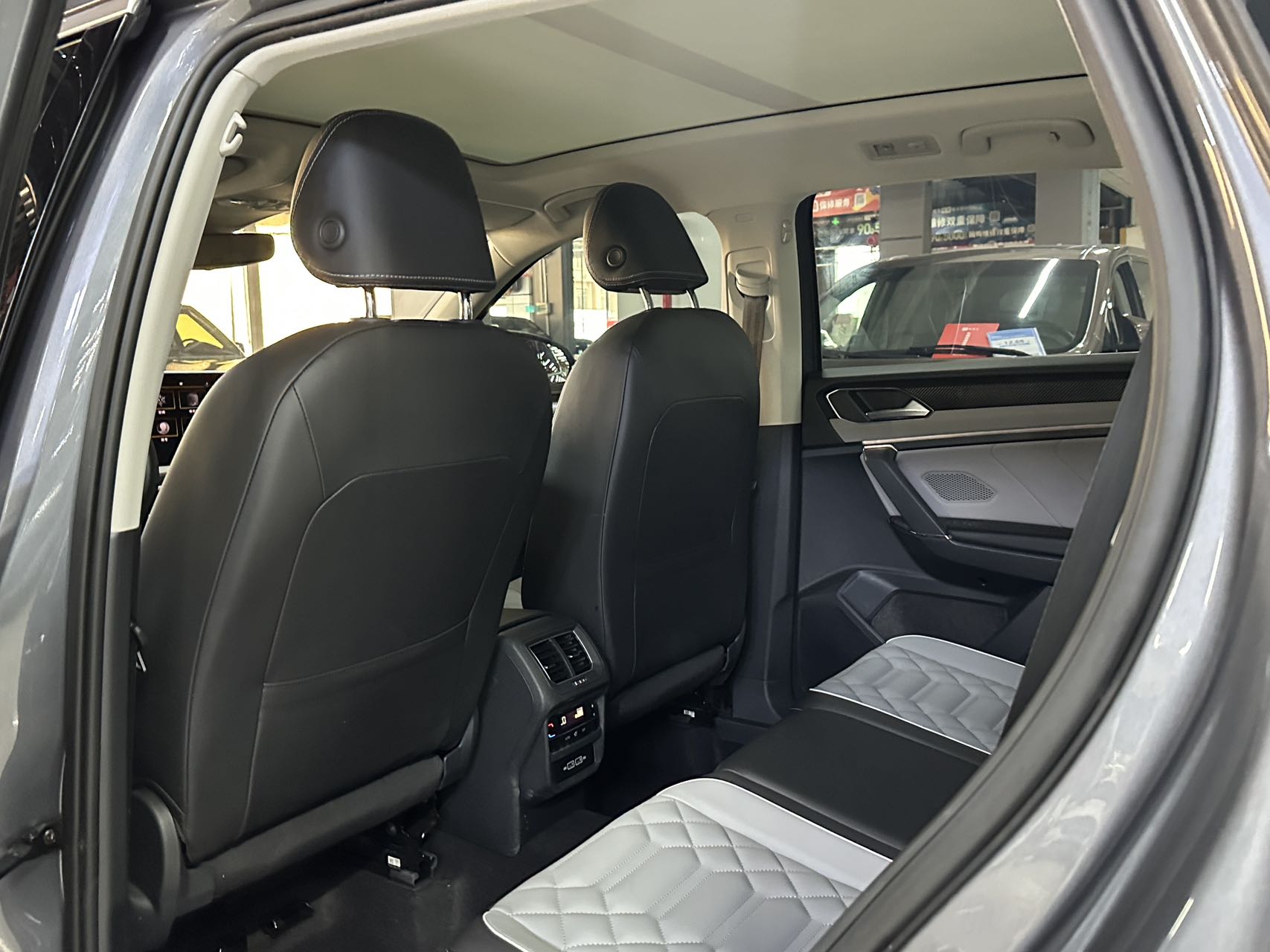 Volkswagen Tayron 280TSI Deluxe Plus Premium Edition