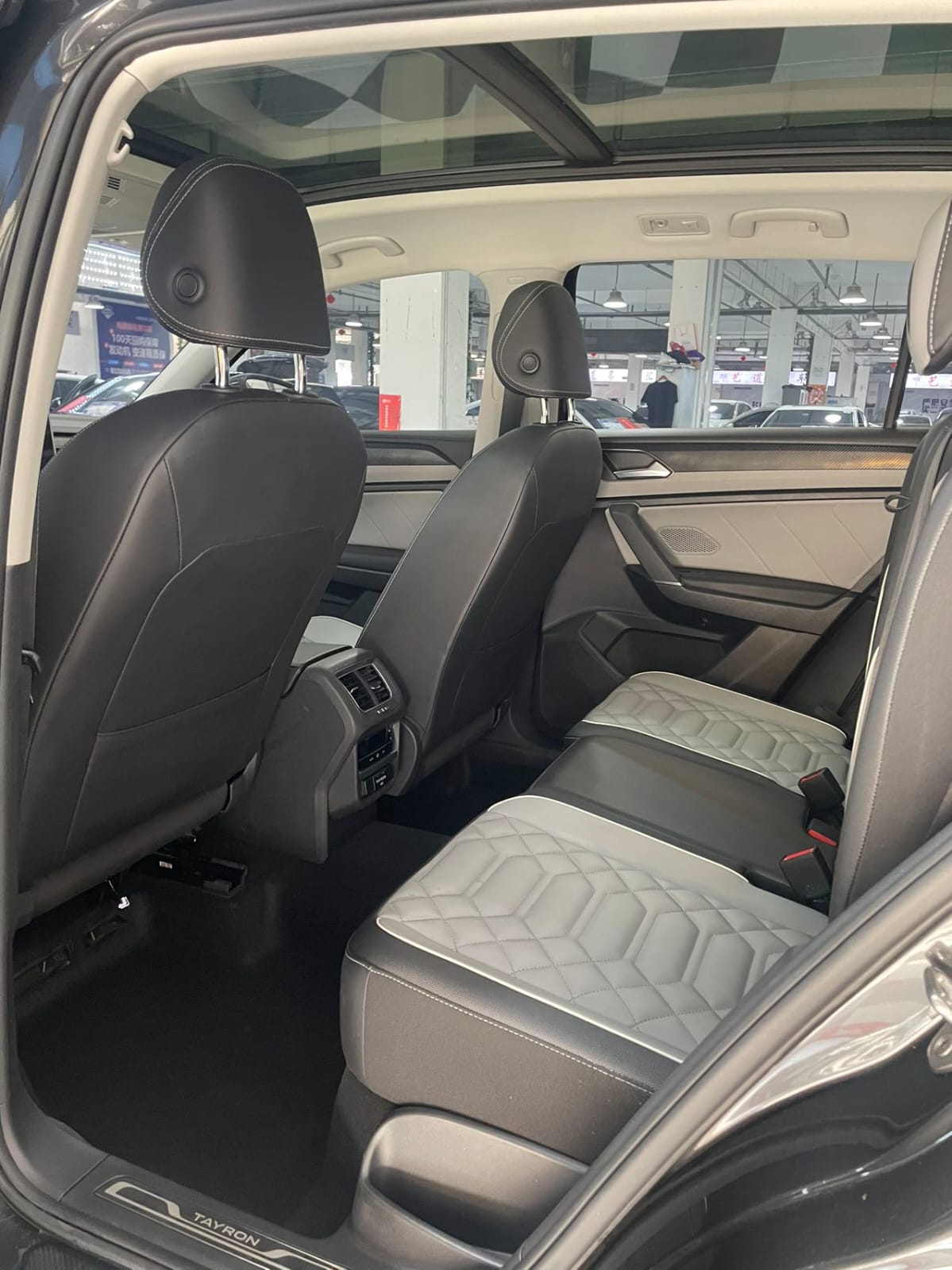 Volkswagen Tayron 280TSI Deluxe Plus Premium Edition