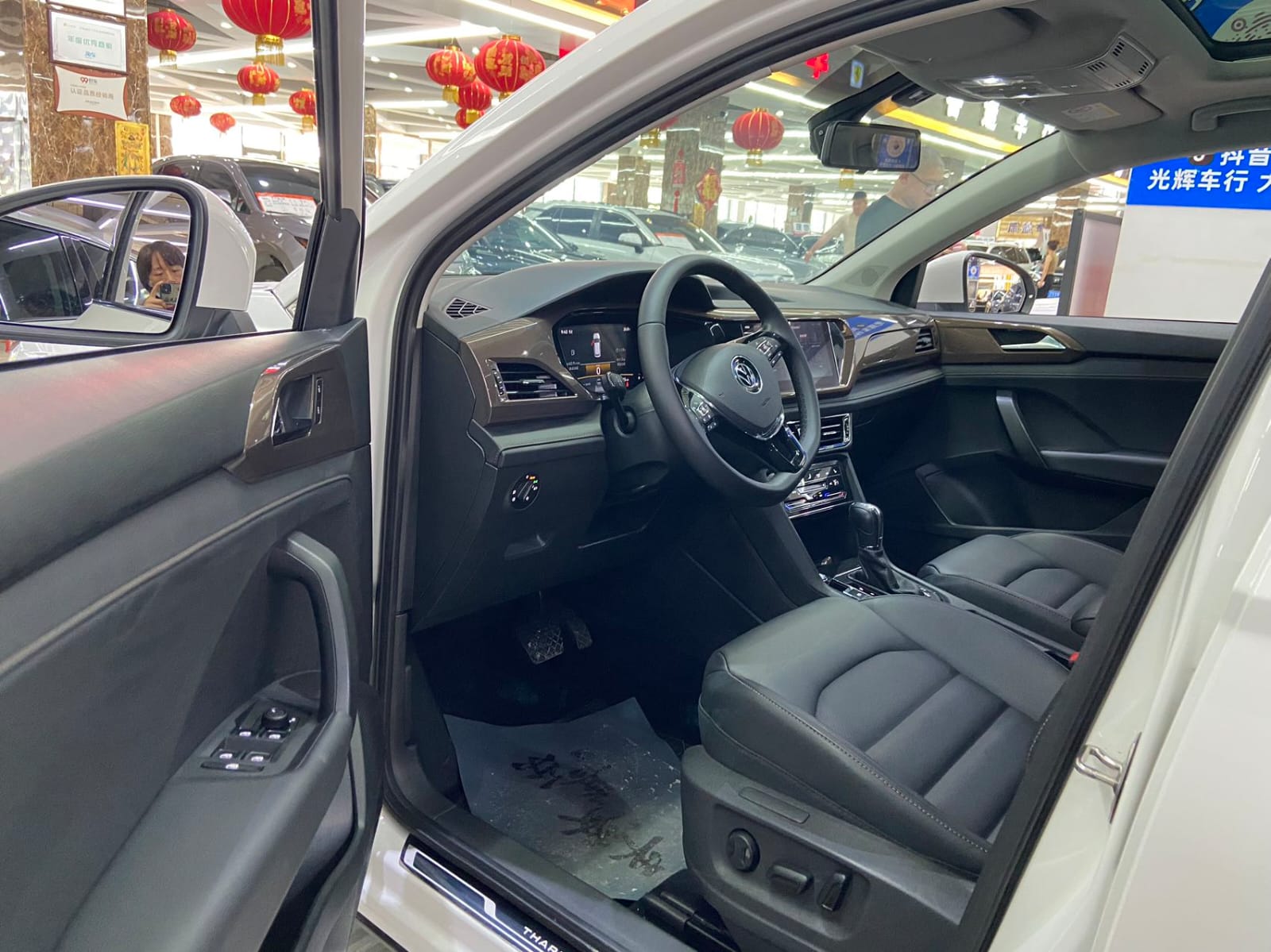 Volkswagen Tharu 1.4T 280TSI Deluxe Edition