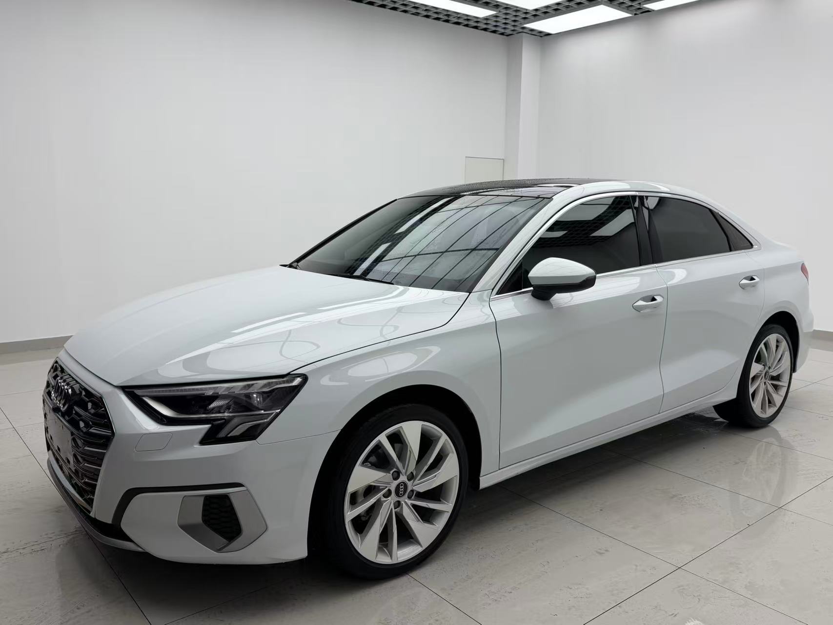 Audi A3L 35TFSI Comfortable Elegant Edition