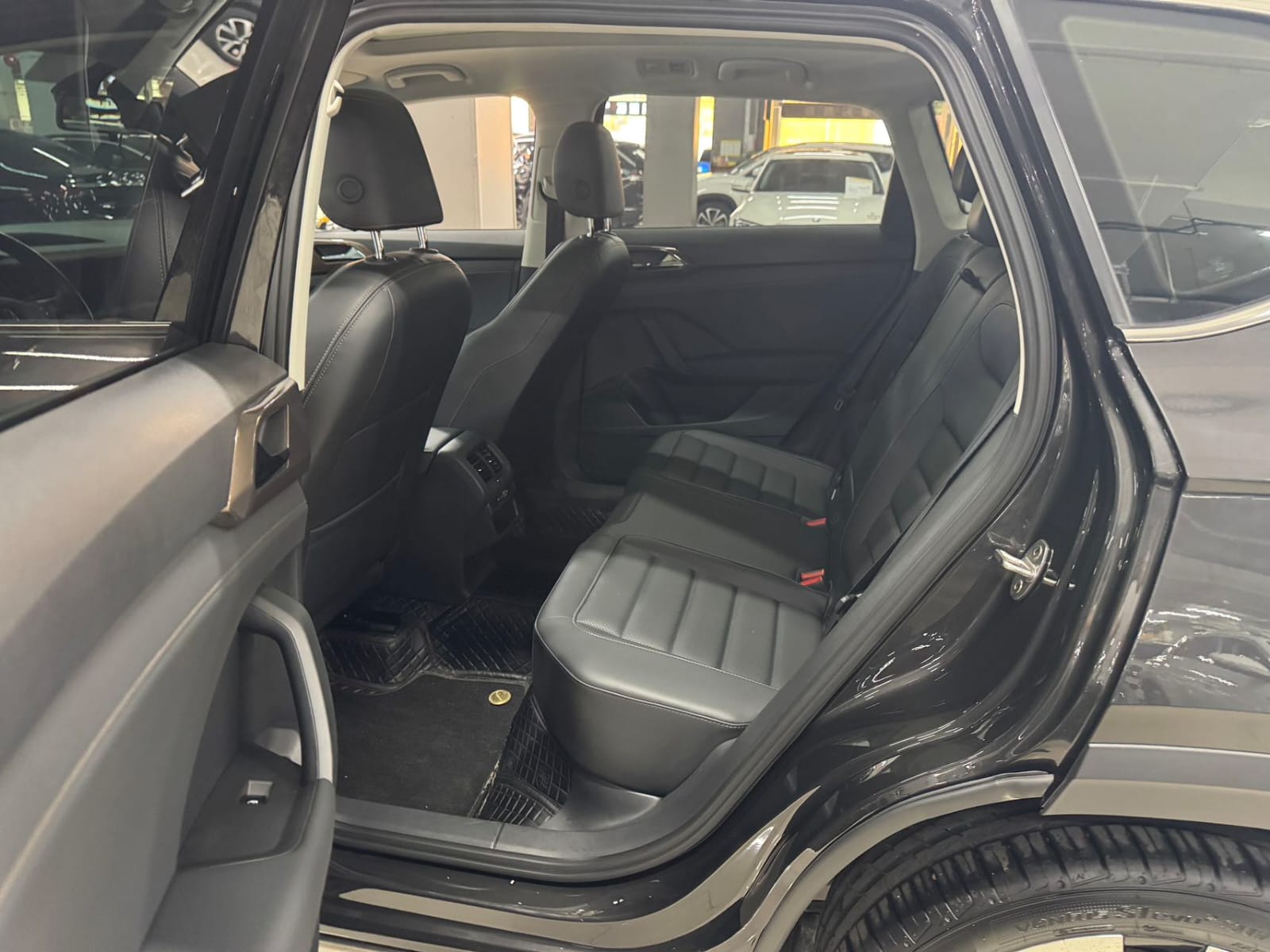 Volkswagen Tharu 280TSI Deluxe Edition