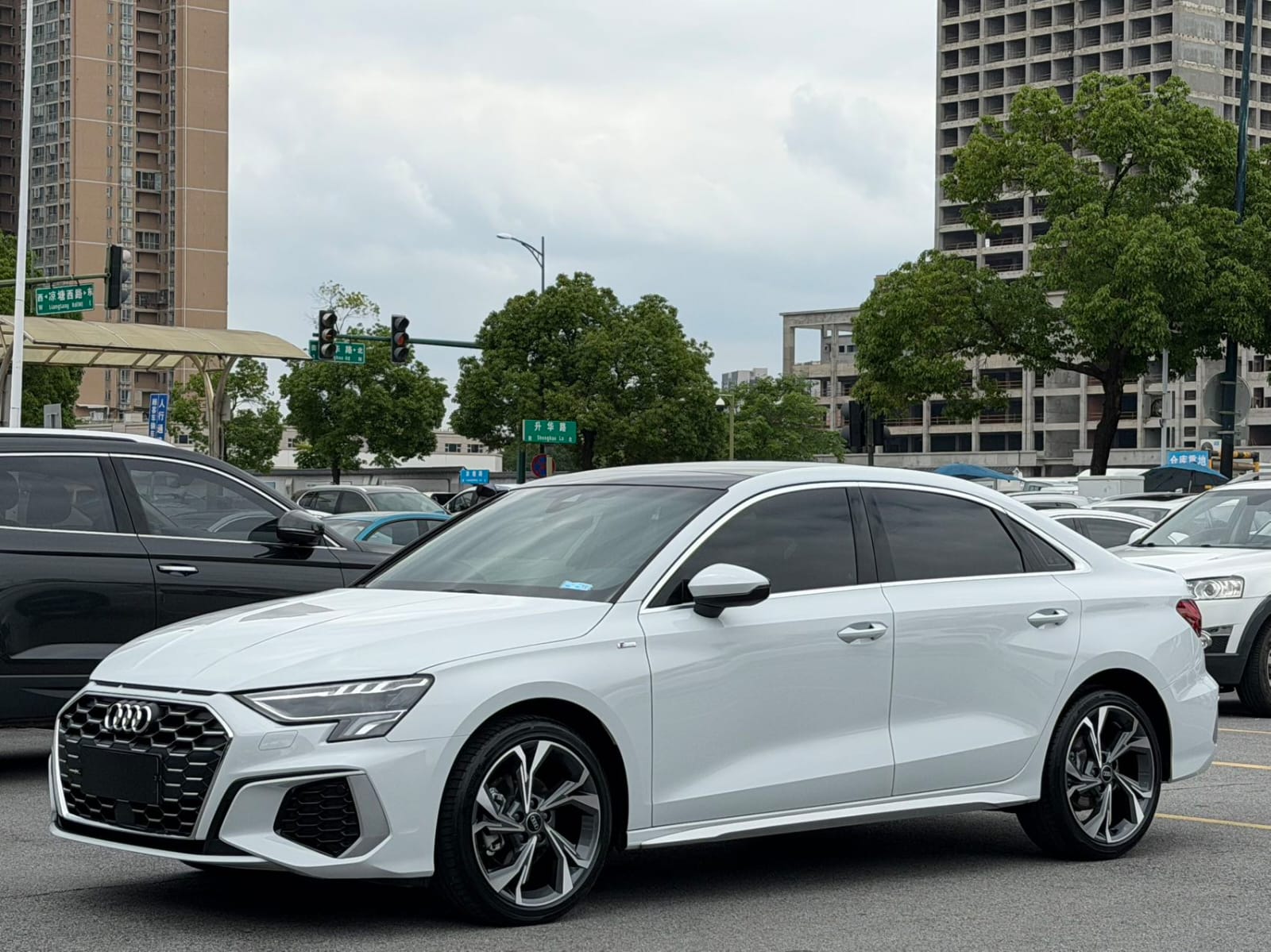 Audi A3 Limousine 35 TFSI Luxury Sport