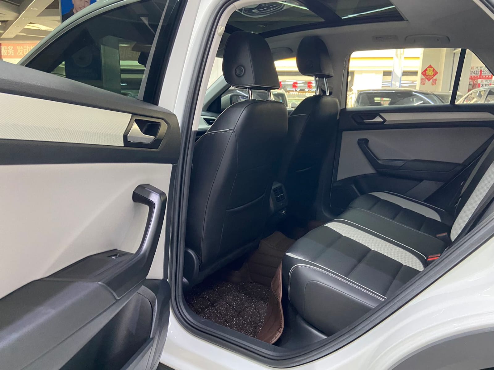Volkswagen T-Roc 280TSI DSG Time Edition
