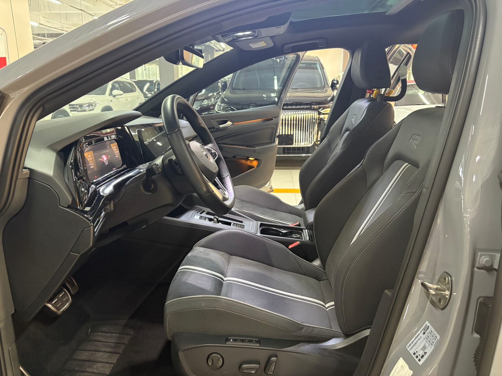 Volkswagen Golf 280TSI DSG R-Line
