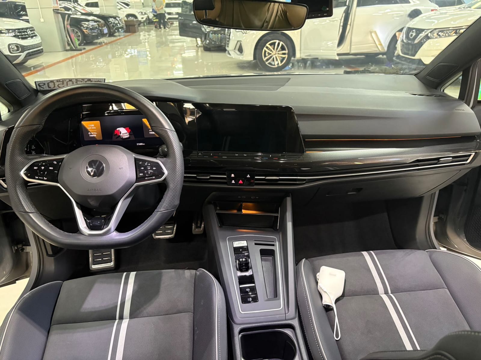 Volkswagen Golf 280TSI DSG R-Line