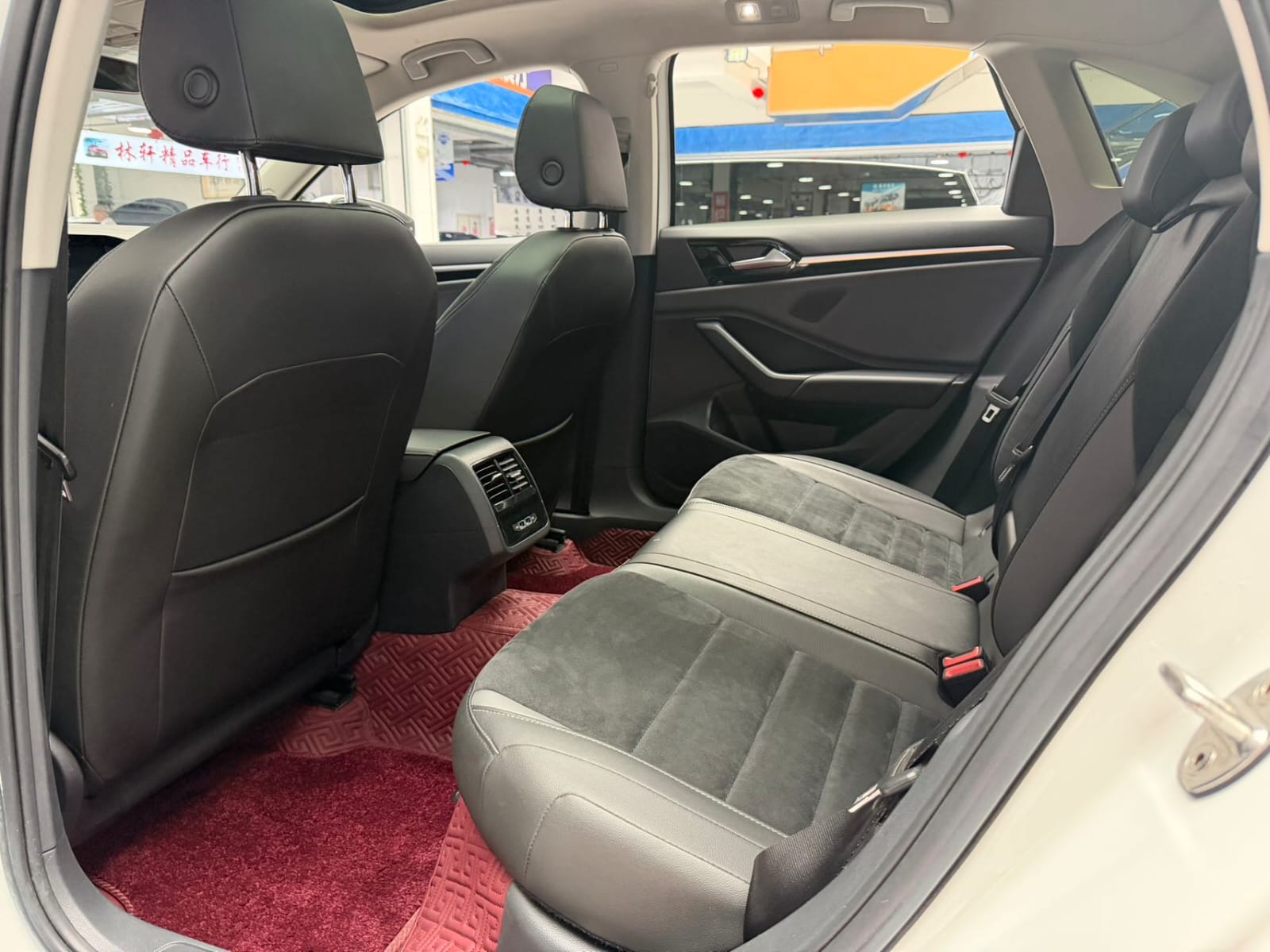 Volkswagen Sagitar 280TSI