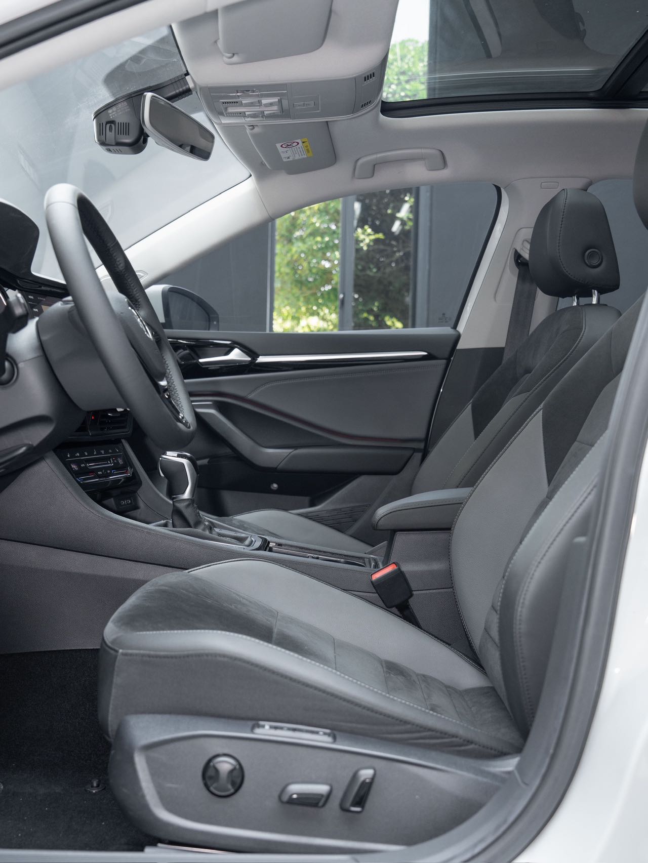 Volkswagen Sagitar Exclusive Edition