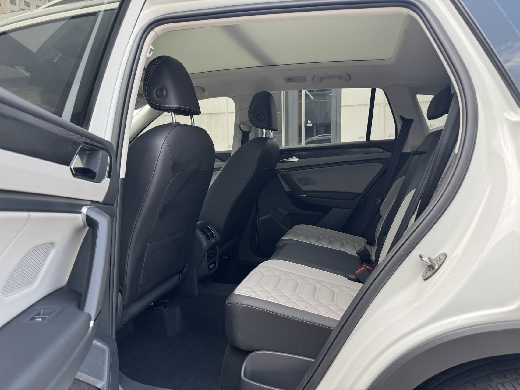 Volkswagen Tayron 280TSI Deluxe Plus Premium Edition