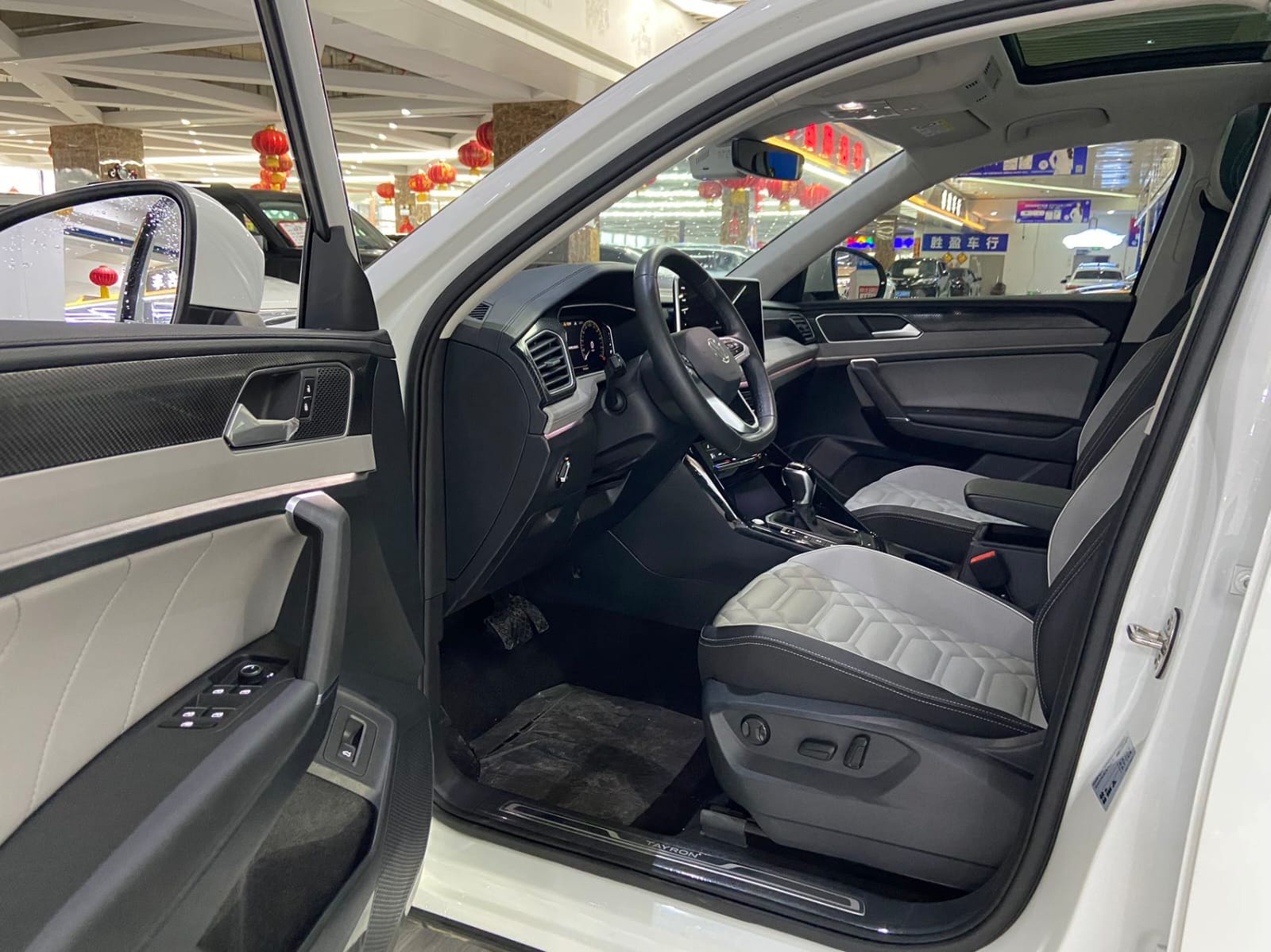 Volkswagen Tayron 280TSI Deluxe PLUS Premium Edition