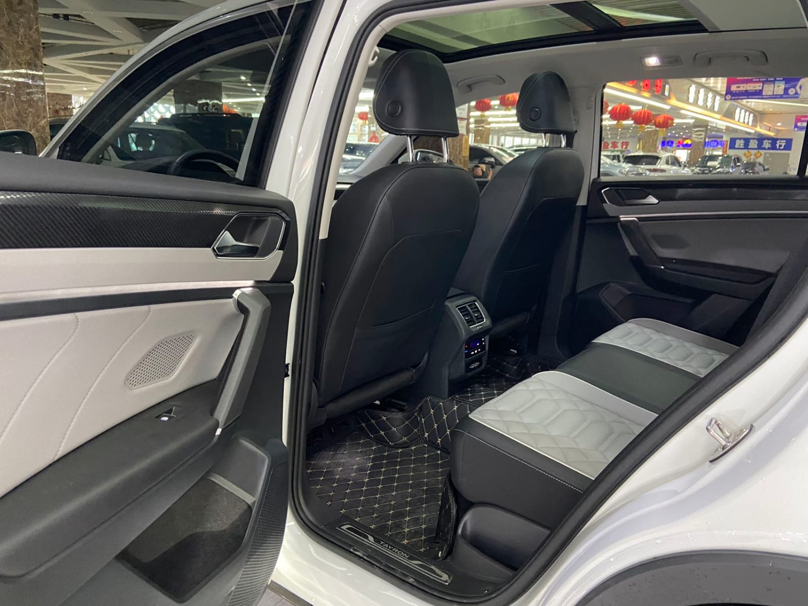 Volkswagen Tayron 280TSI Deluxe PLUS Premium Edition