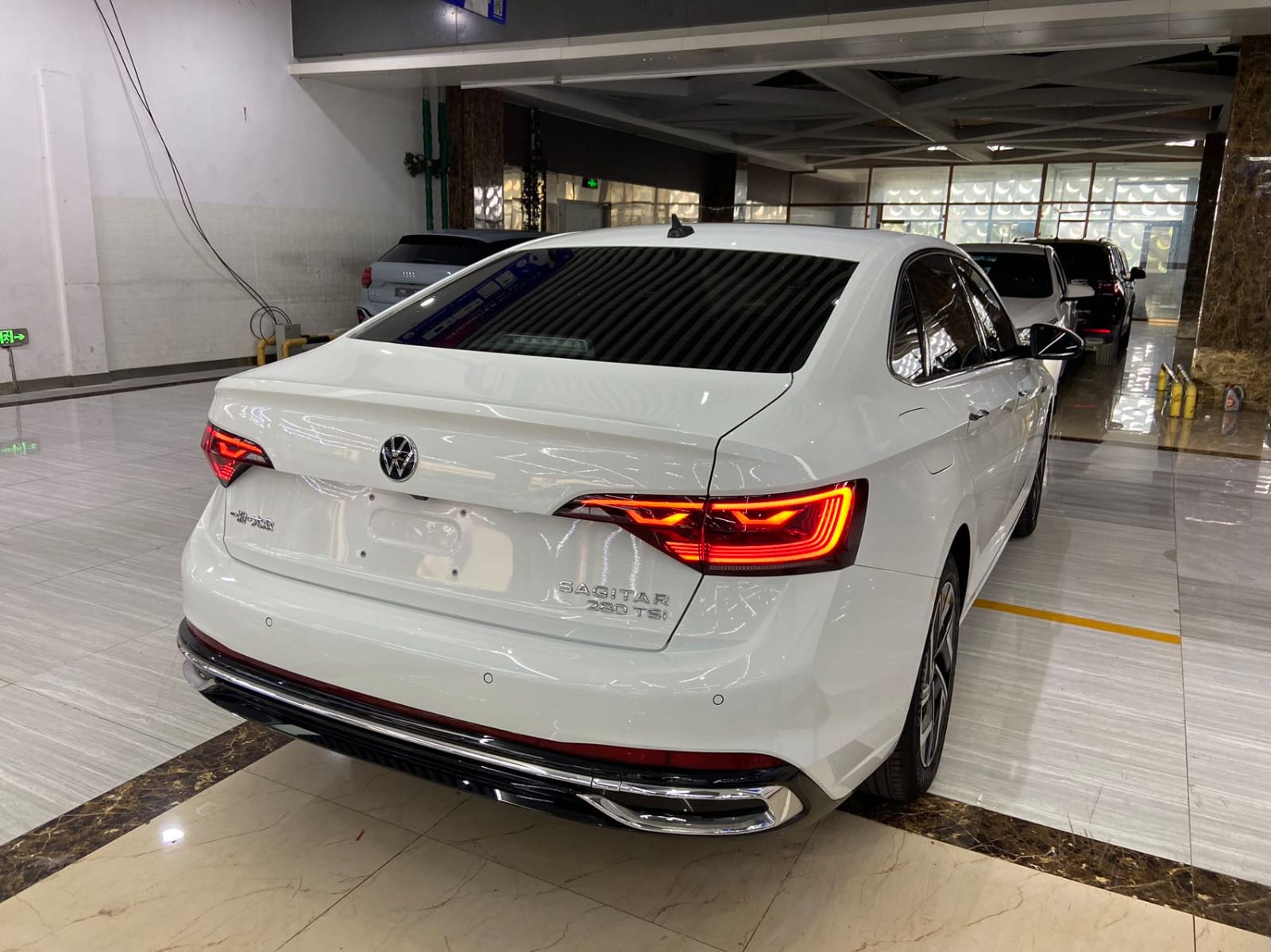 Volkswagen Sagitar 280TSI DSG Overpass Plus Edition