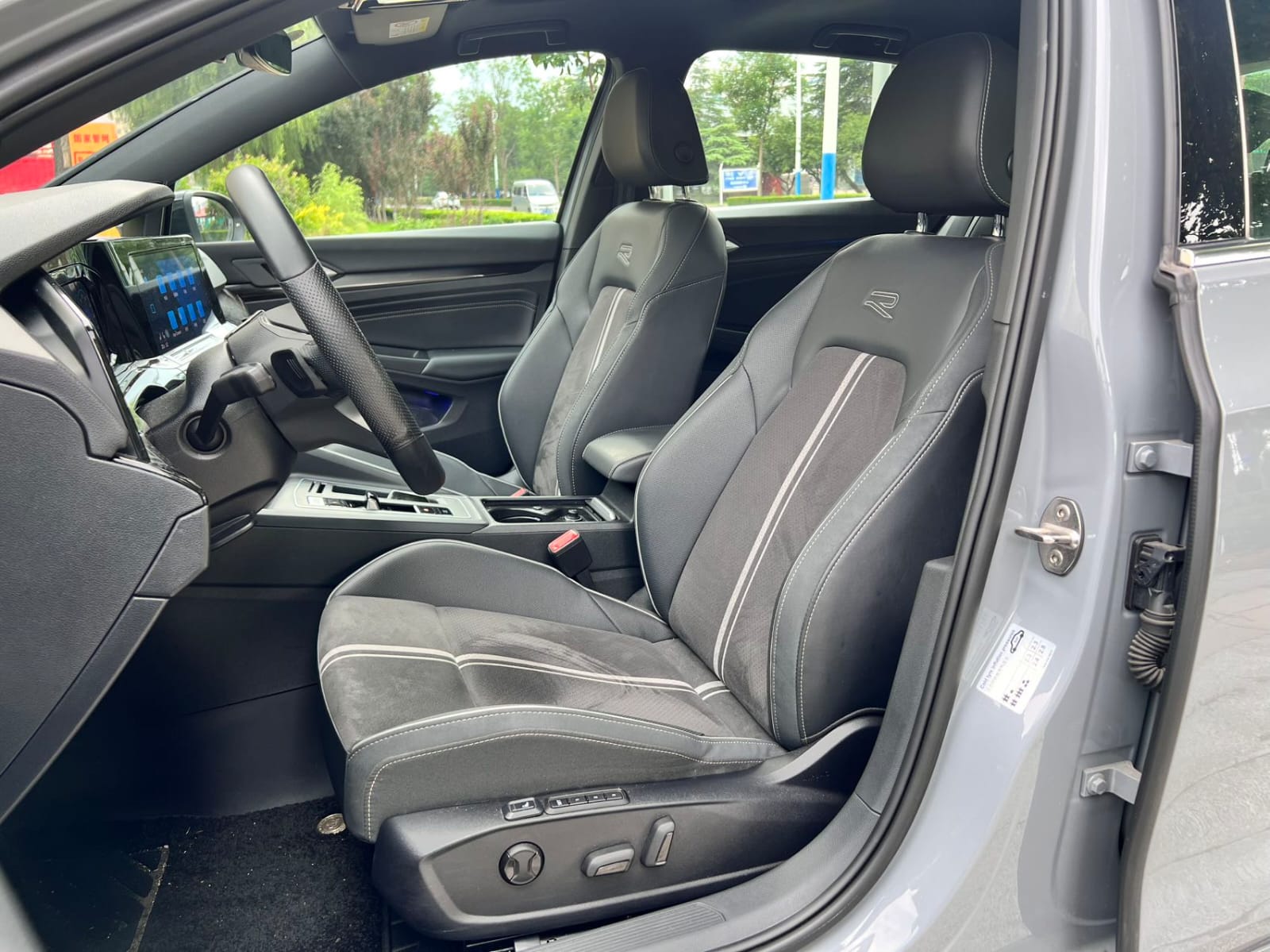 Volkswagen Golf 280TSI DSG R-Line Lite