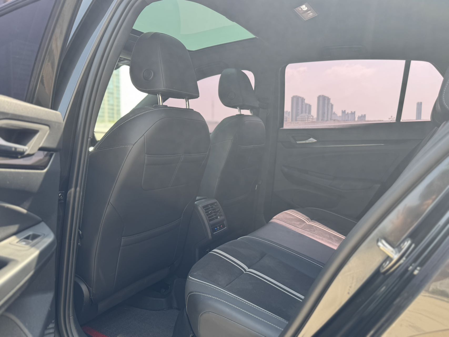 Volkswagen Golf 280TSI DSG R-Line