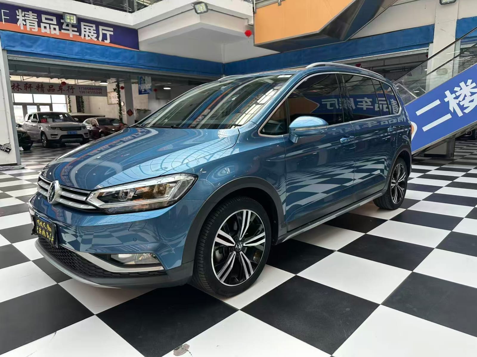 Volkswagen Touran L 280TSI DSG Extended Edition (7 мест)