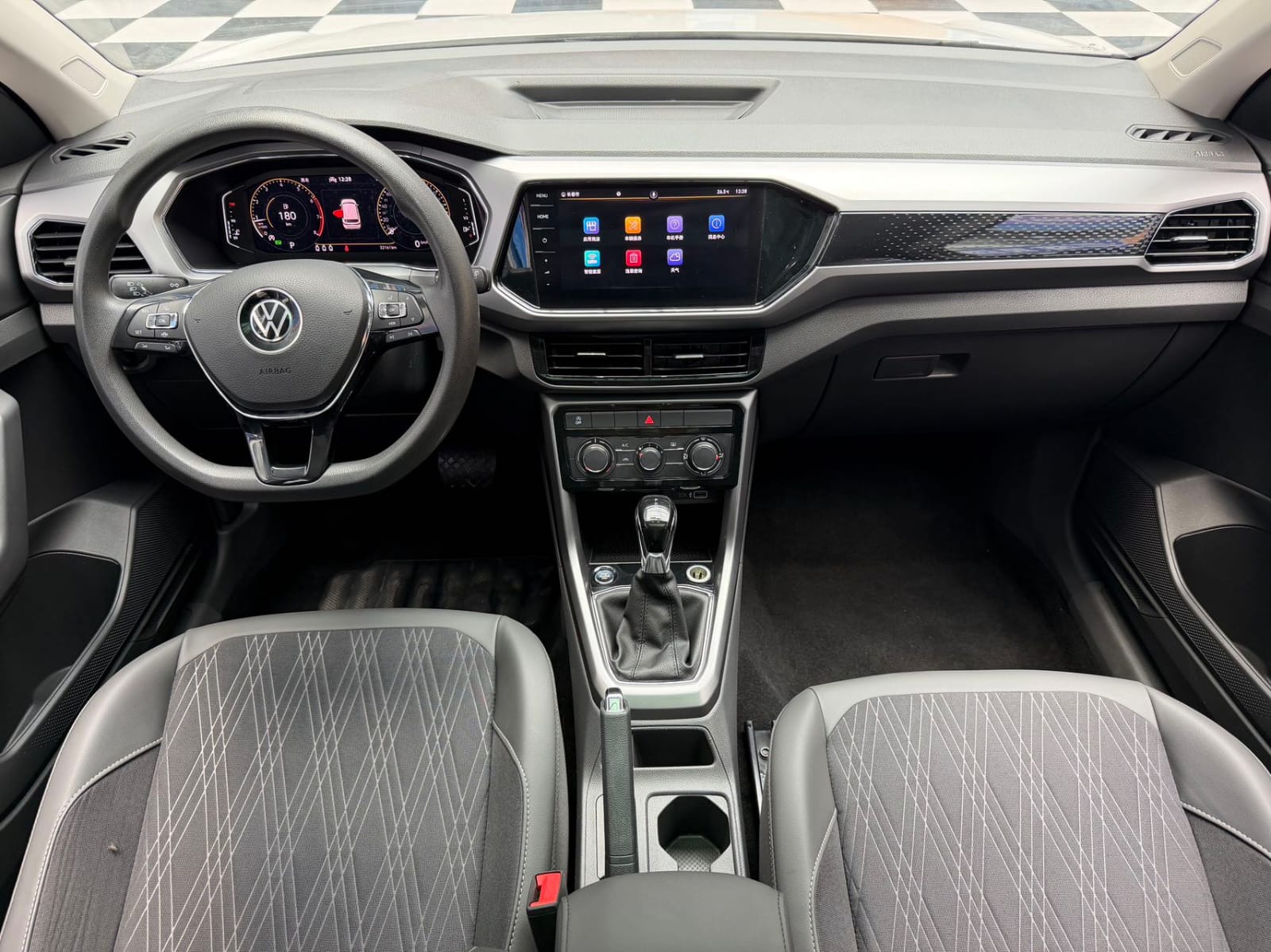Volkswagen T-Roc 280TSI