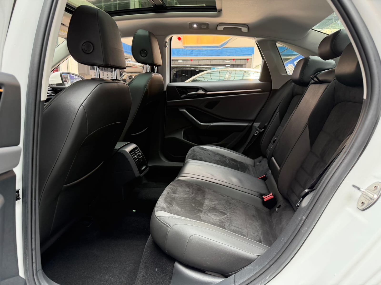 Volkswagen Sagitar 280TSI