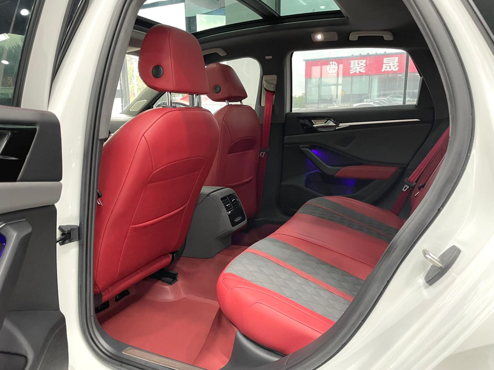 Volkswagen Sagitar 280TSI DSG Premium Edition