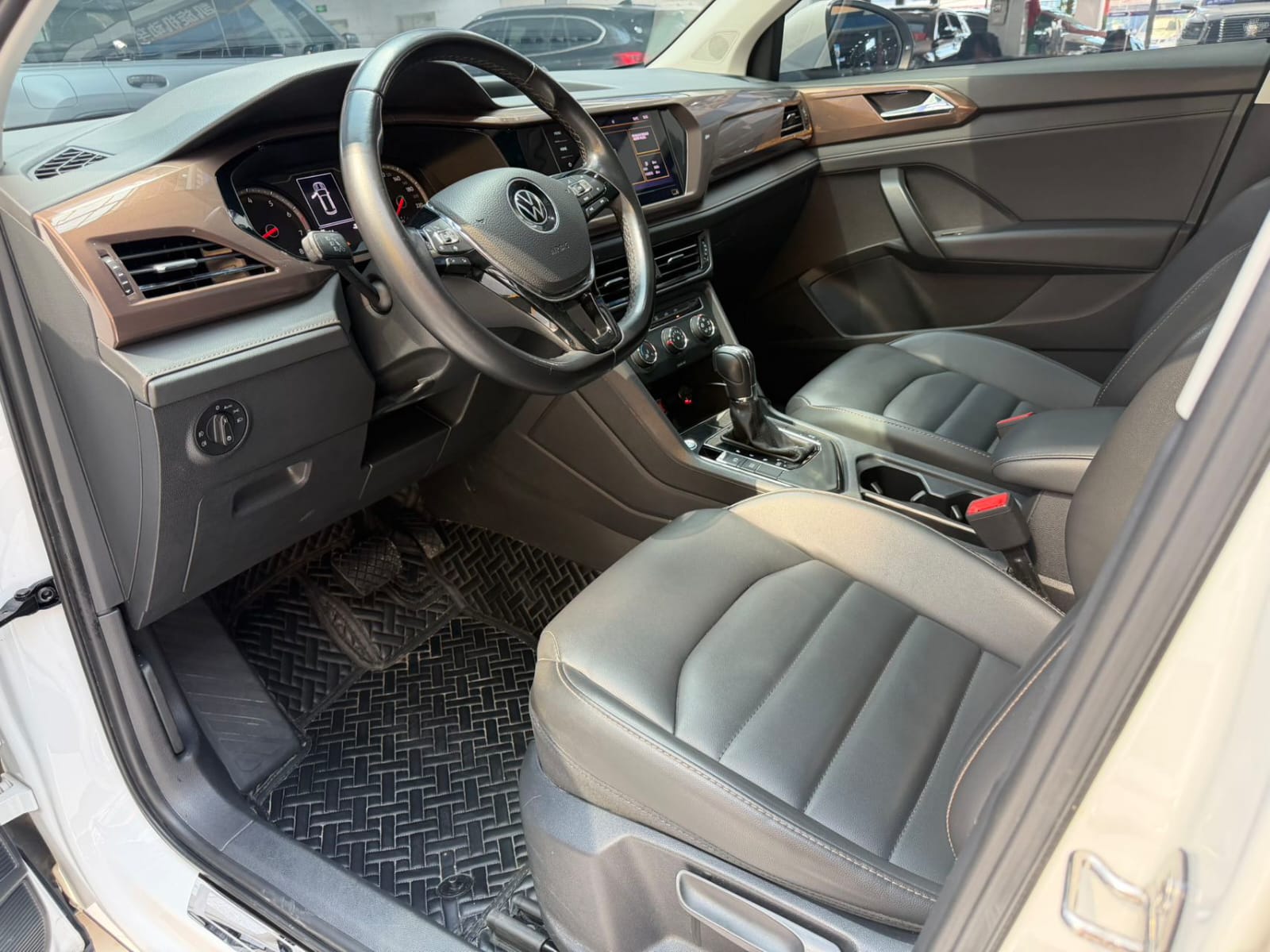 Volkswagen Tharu 280 Comfort Edition