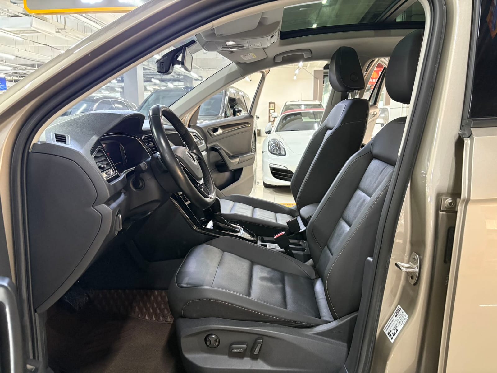 Volkswagen T-Roc Tango 280TSI