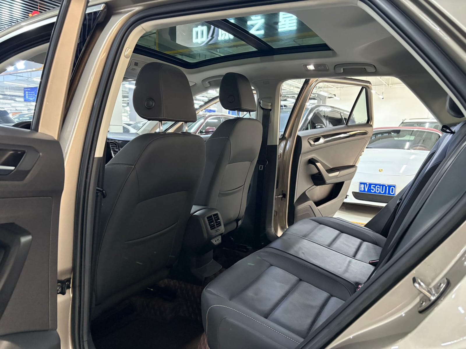 Volkswagen T-Roc Tango 280TSI