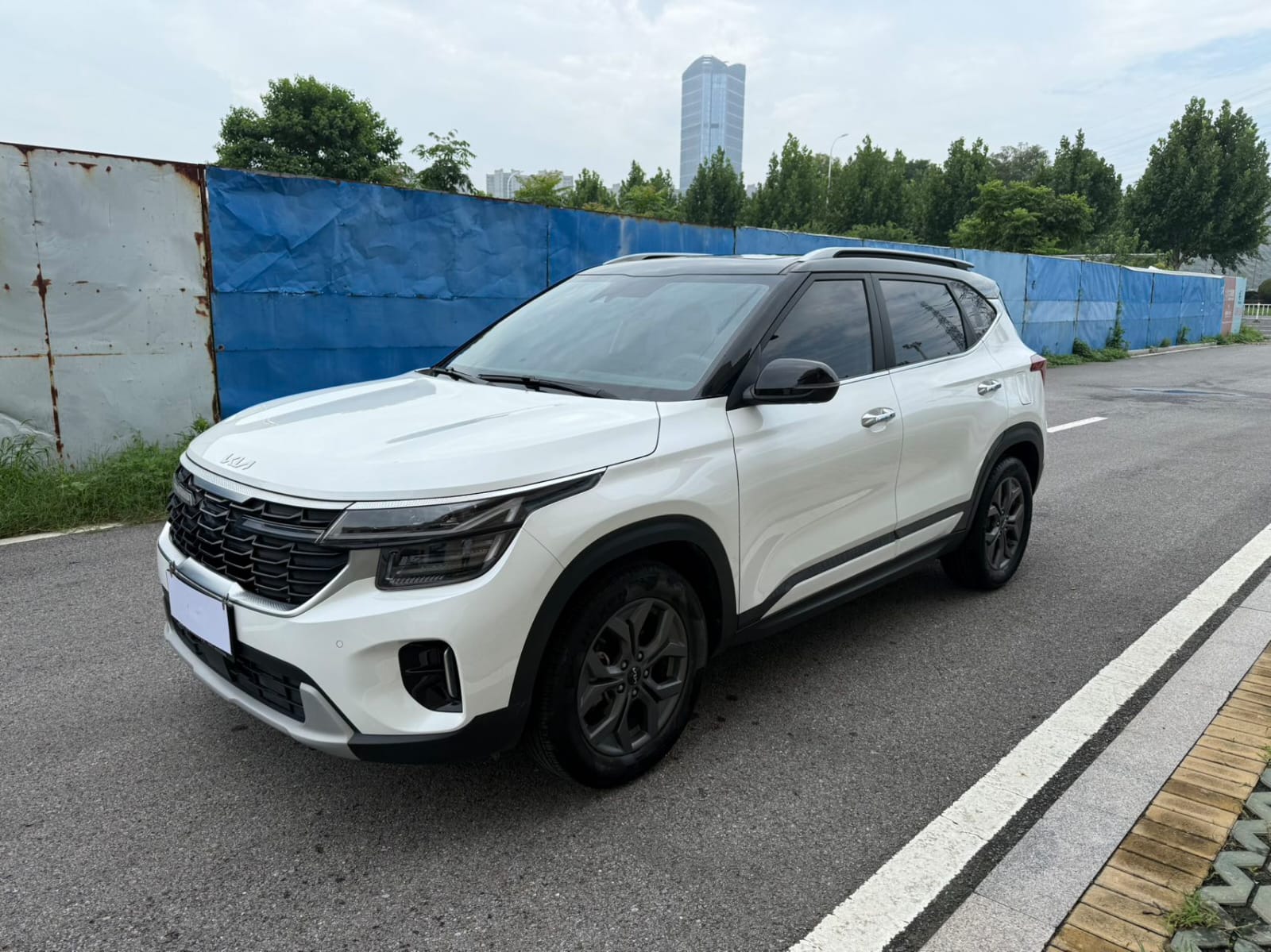 Kia Seltos 1.5L CVT Deluxe Edition