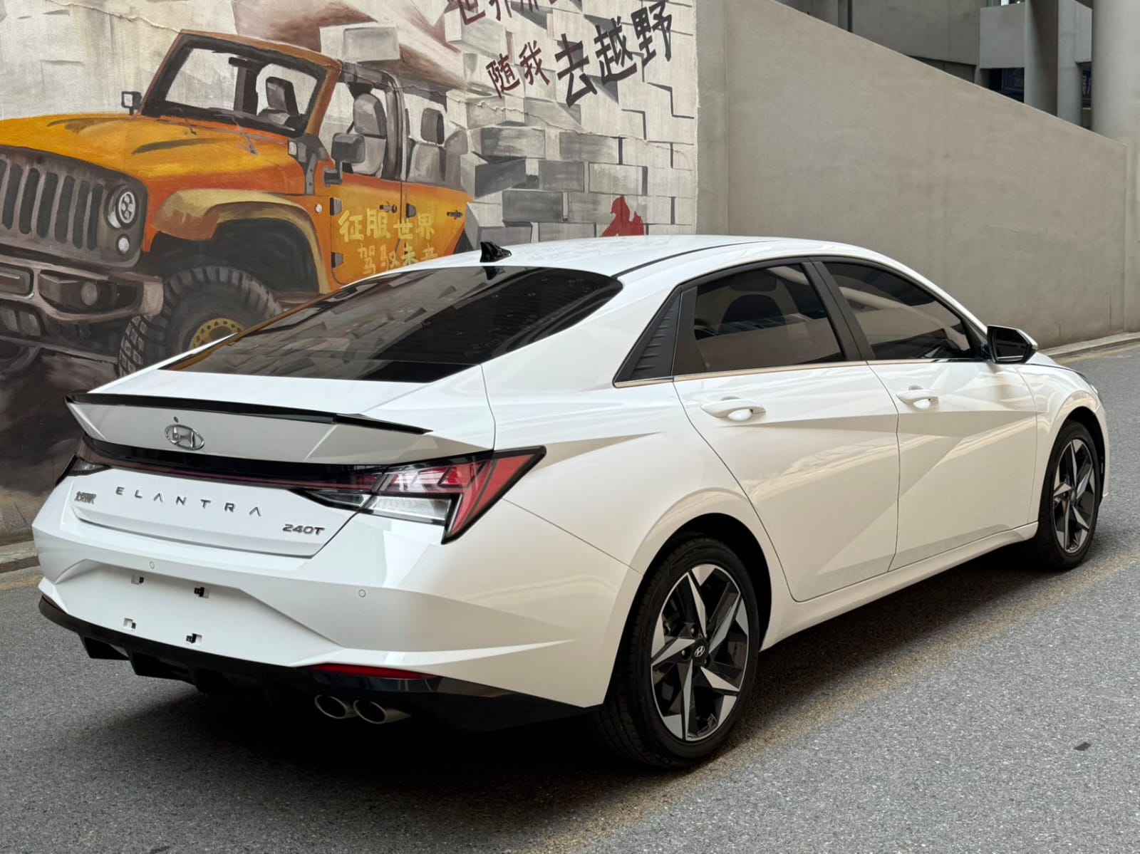 Hyundai Elantra 240T Premium Edition