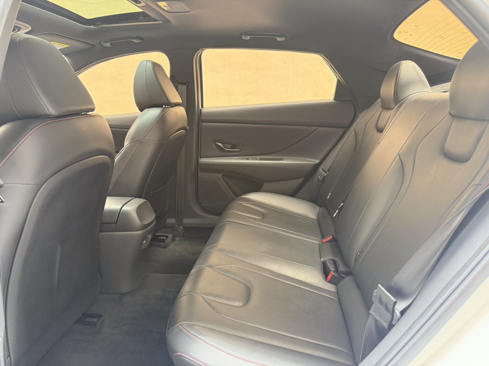 Hyundai Elantra 240T Premium Edition