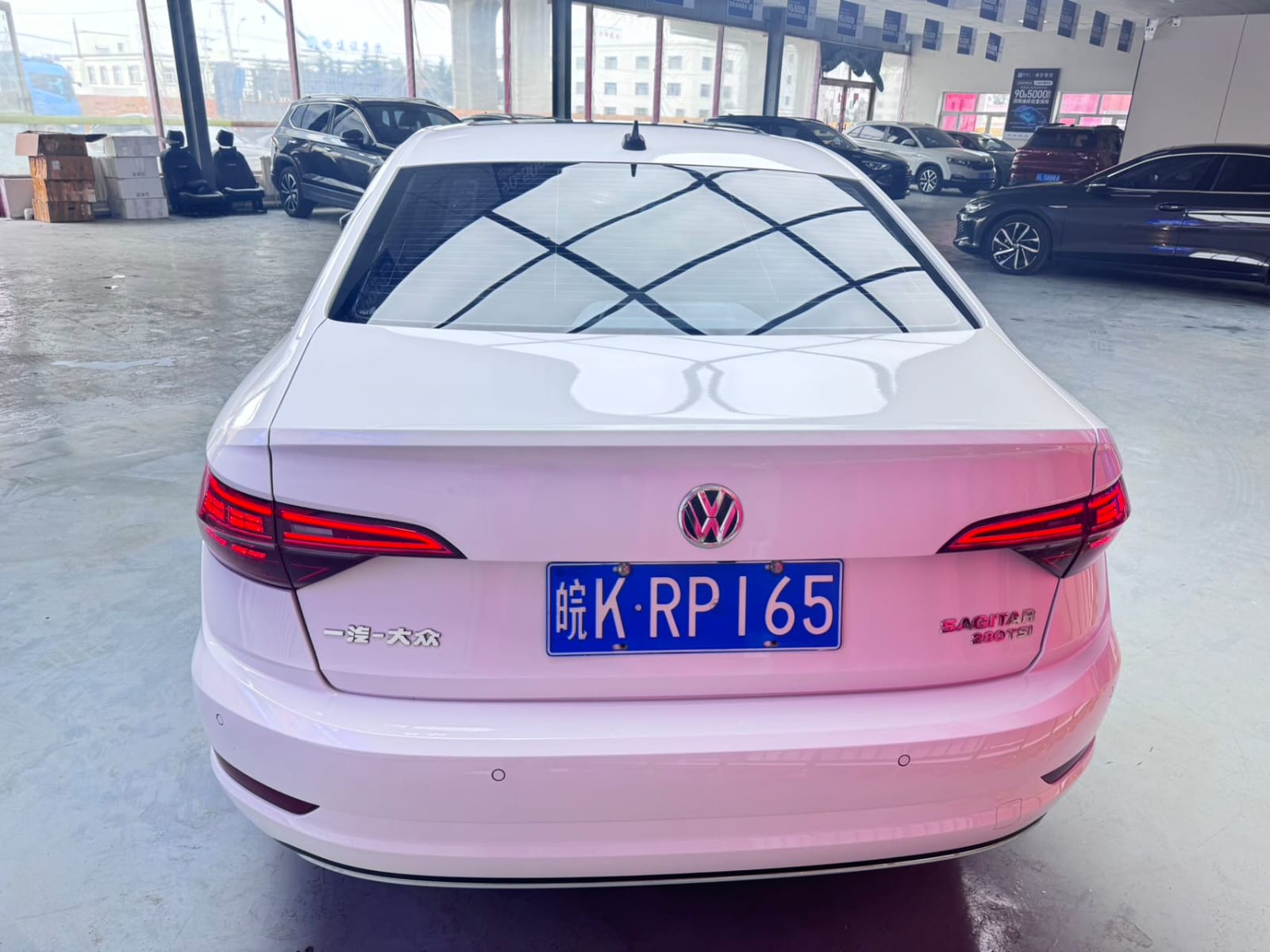 Volkswagen Sagitar 280TSI DSG Deluxe Intelligent Edition