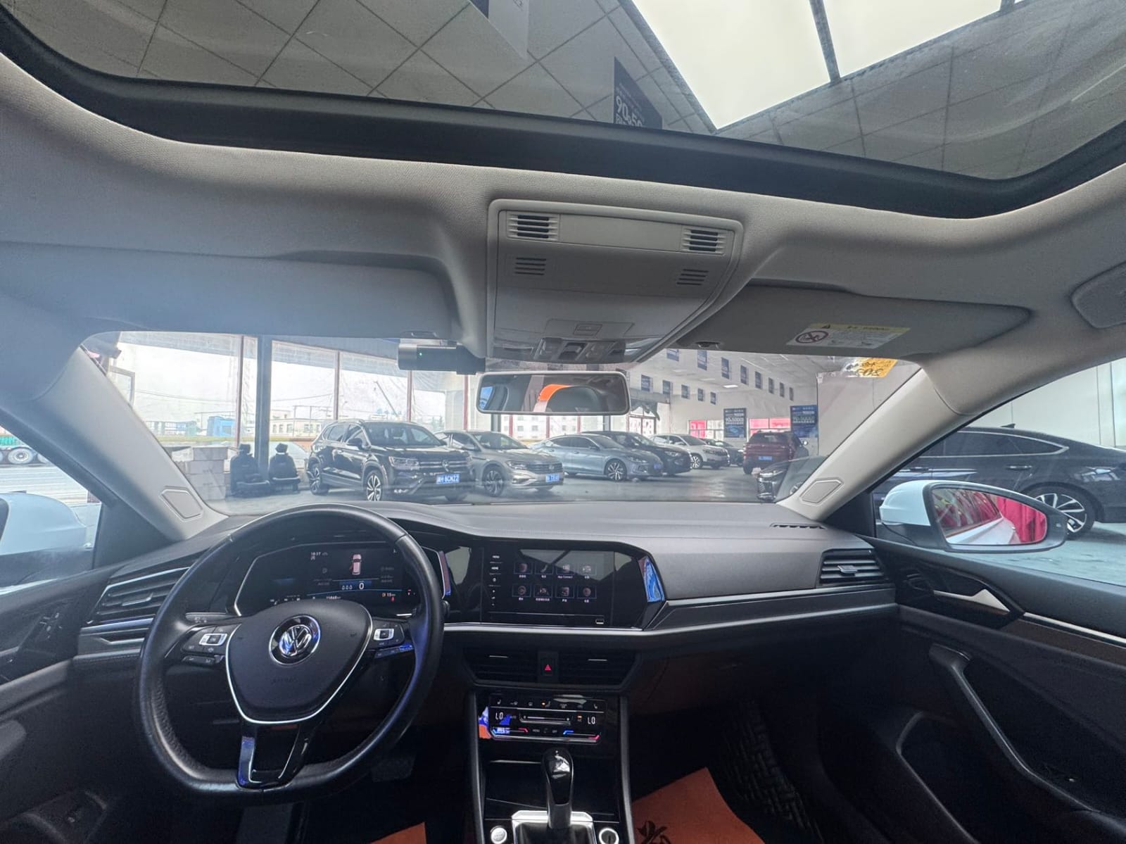 Volkswagen Sagitar 280TSI DSG Deluxe Intelligent Edition