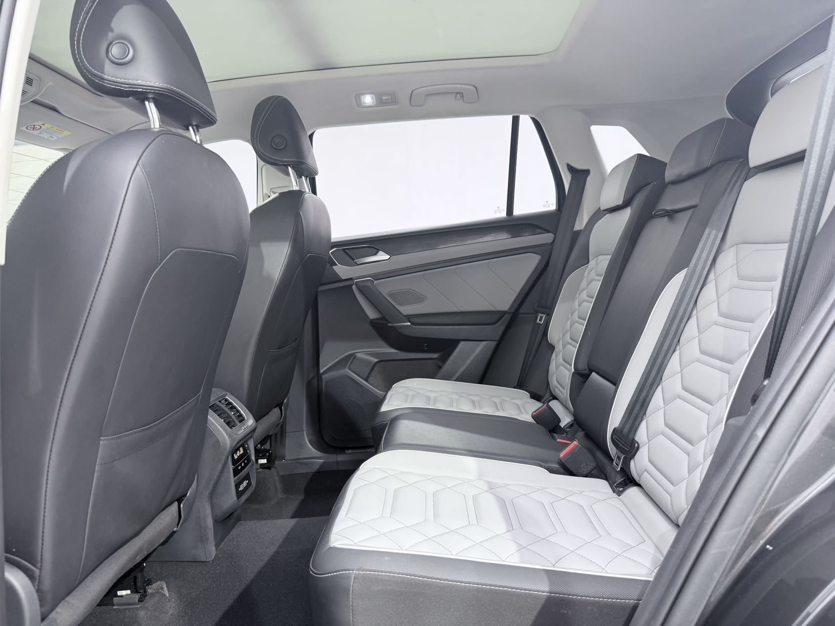 Volkswagen Tayron 280TSI Deluxe PLUS Premium Edition
