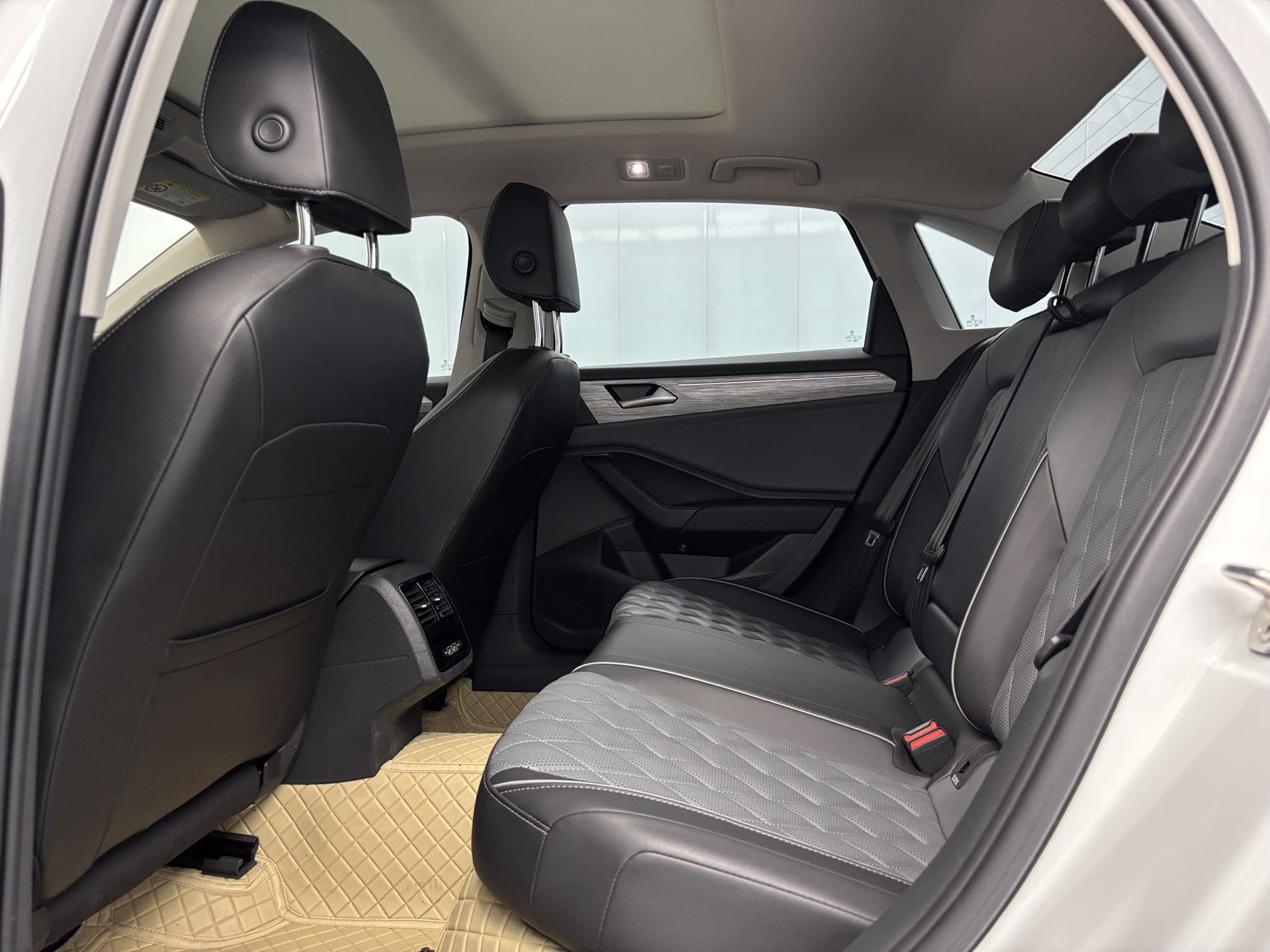 Volkswagen Sagitar 280TSI DSG