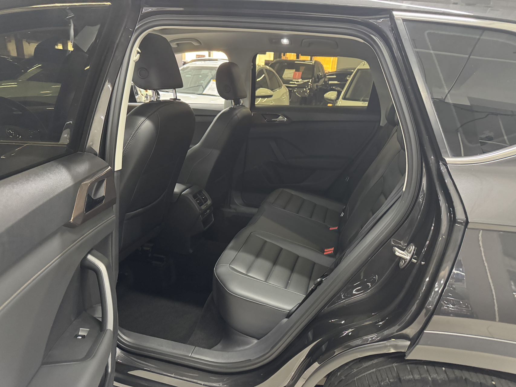 Volkswagen Tharu 280TSI Deluxe Edition