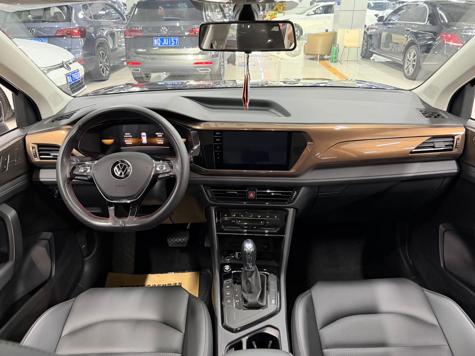Volkswagen Tharu 280TSI Deluxe Edition