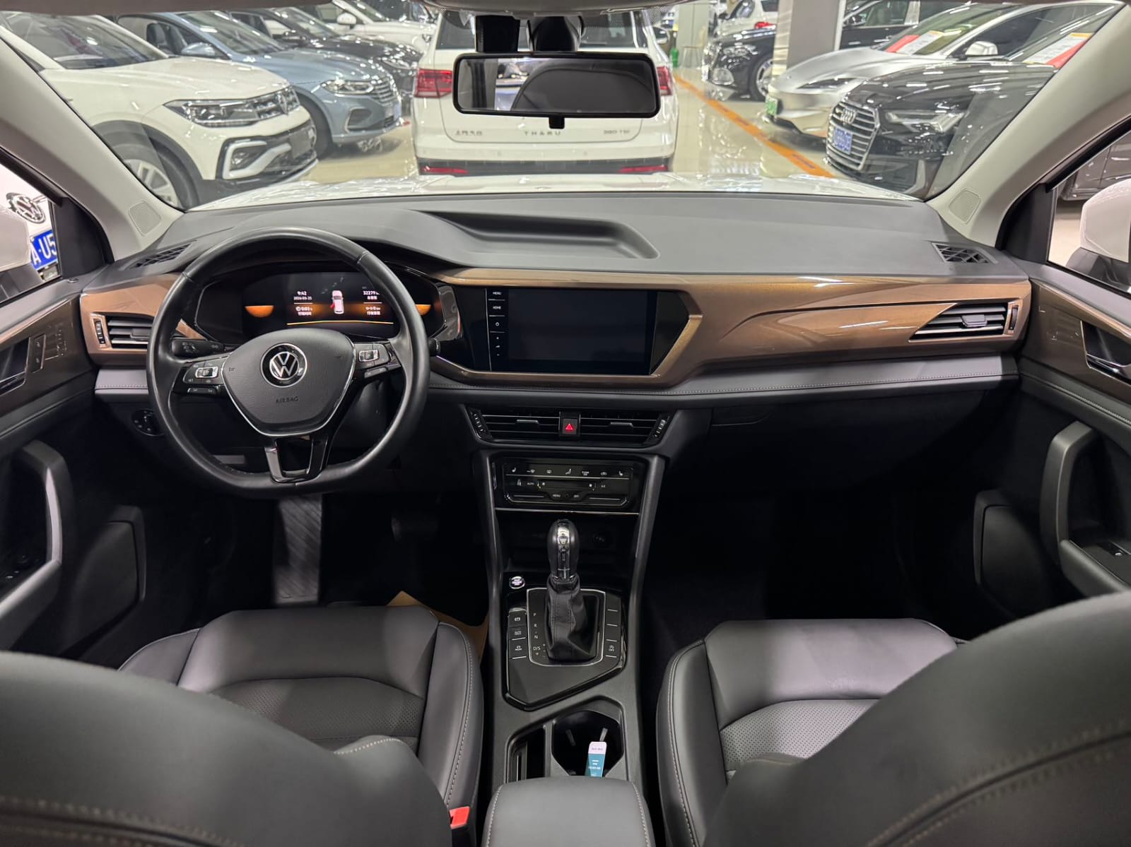 Volkswagen Tharu 280TSI Deluxe Edition