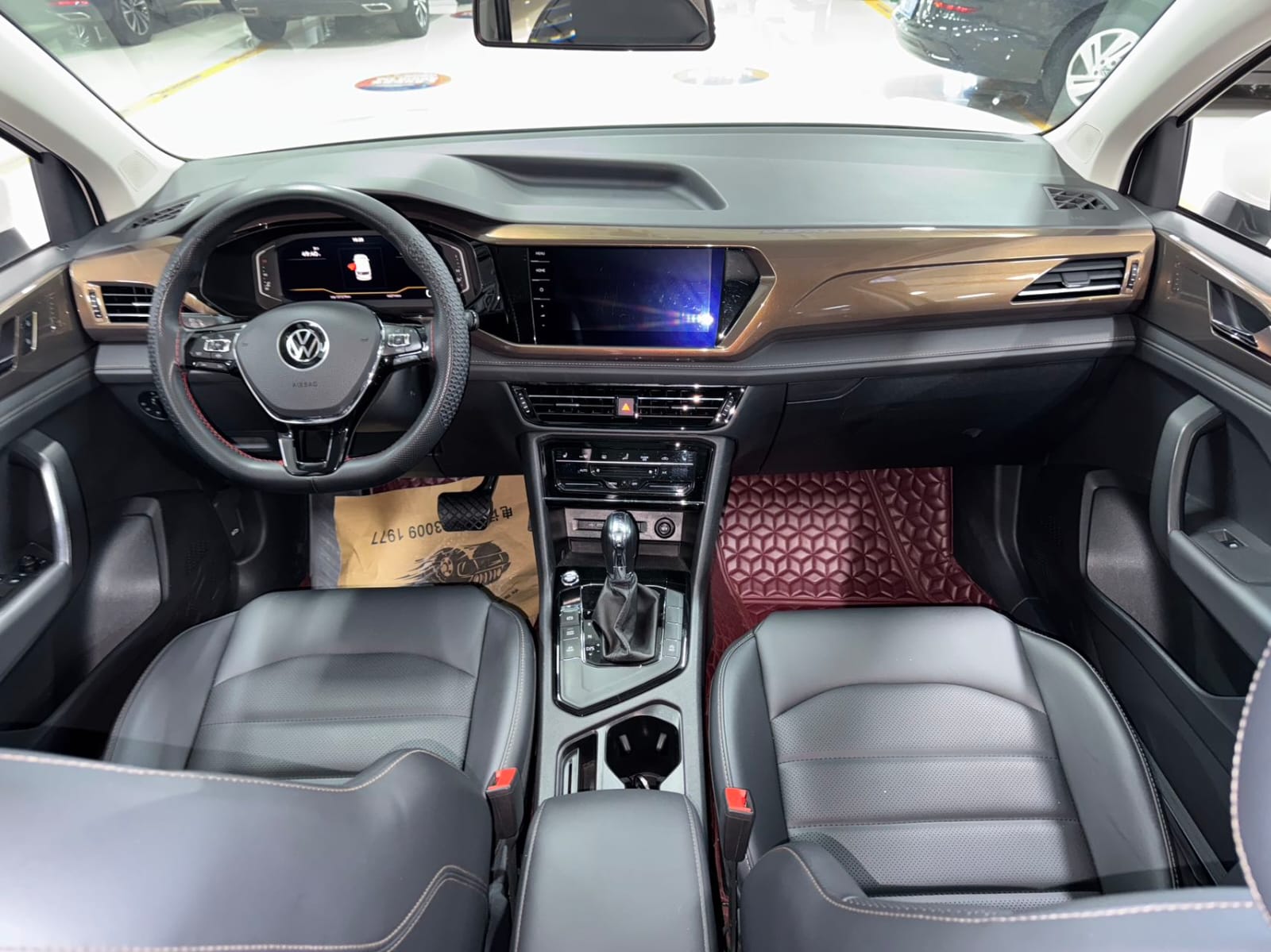 Volkswagen Tharu 280TSI Deluxe Edition
