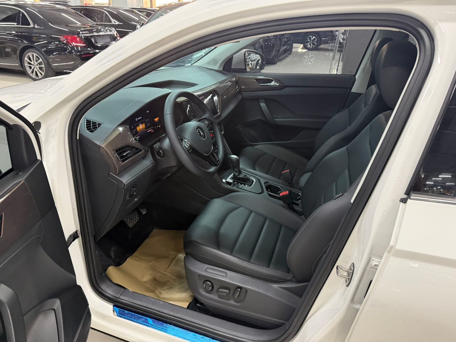Volkswagen Tharu 280TSI Deluxe Edition