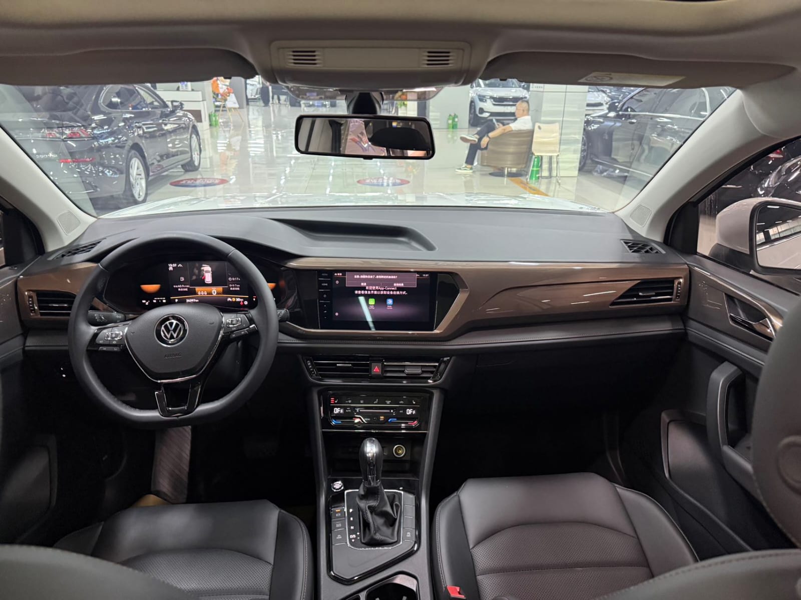 Volkswagen Tharu 280TSI Deluxe Edition
